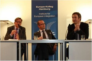 11.05.2012_BuchprÑsentation mit Josef Braml_Diskussion auf dem Podium und mit dem Publikum